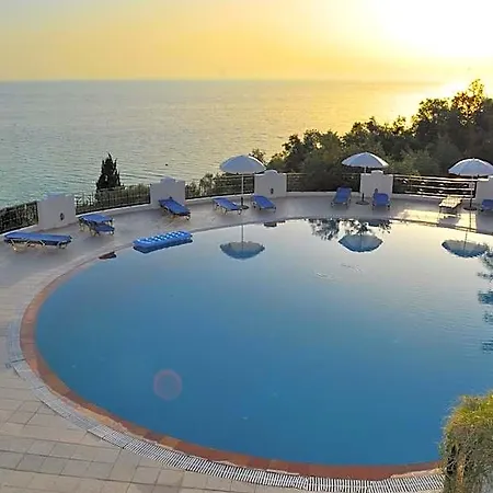 فندق Maria With Pool - Agios Gordios Beach, Corfu 4*